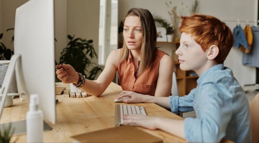 网络学习的好处与挑战 The Benefits and Challenges of Online Learning